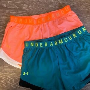 2 pairs of women’s shorts